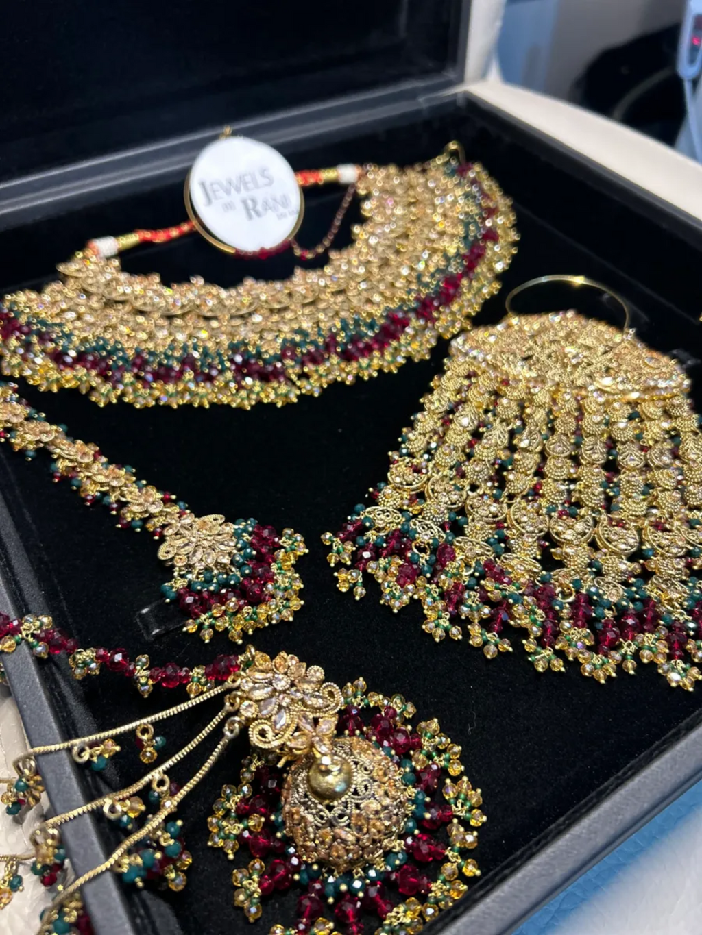 Pakistani Beautiful Maroon & Green Full Bridal Jewellery Set/ Style 75 - Jewelsbyrani