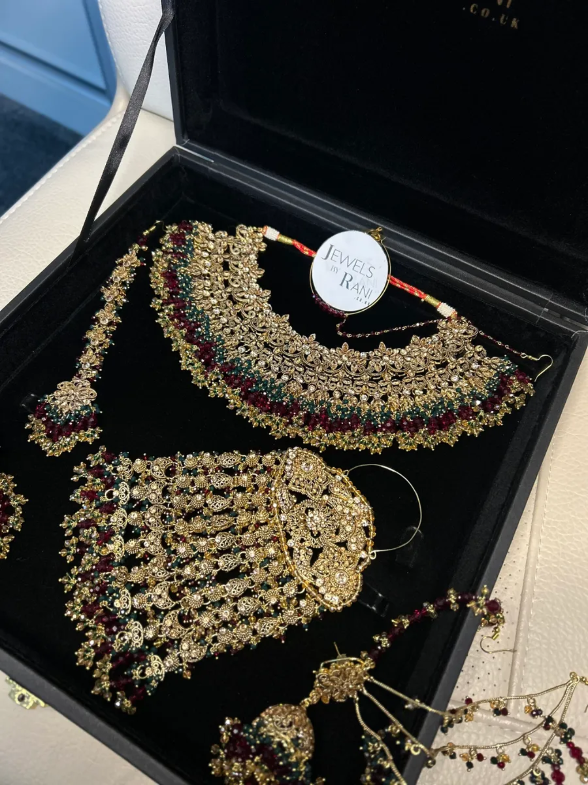 Pakistani Beautiful Maroon & Green Full Bridal Jewellery Set/ Style 75 - Jewelsbyrani
