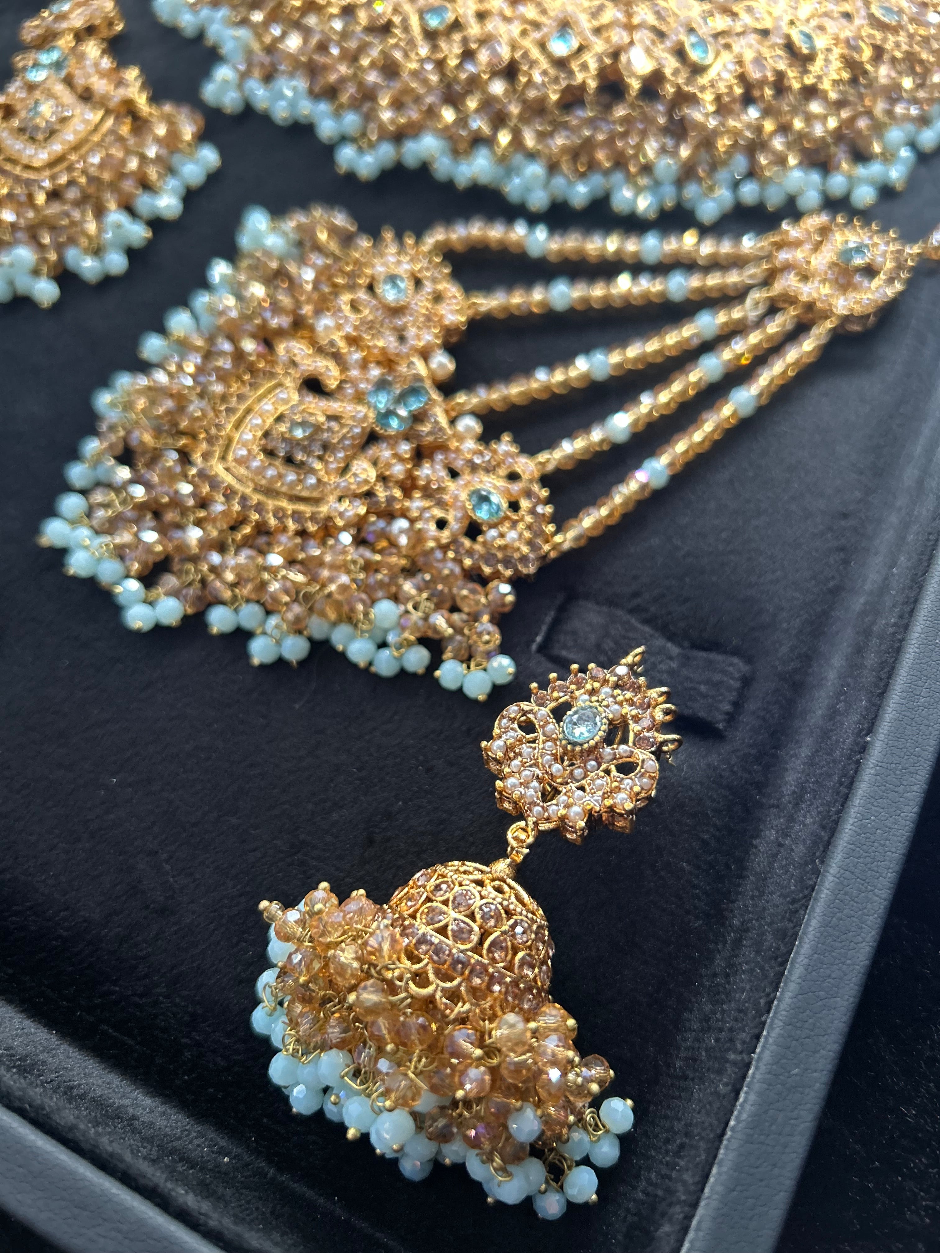 Beautiful Icy Blue and Gold Jewellery Set