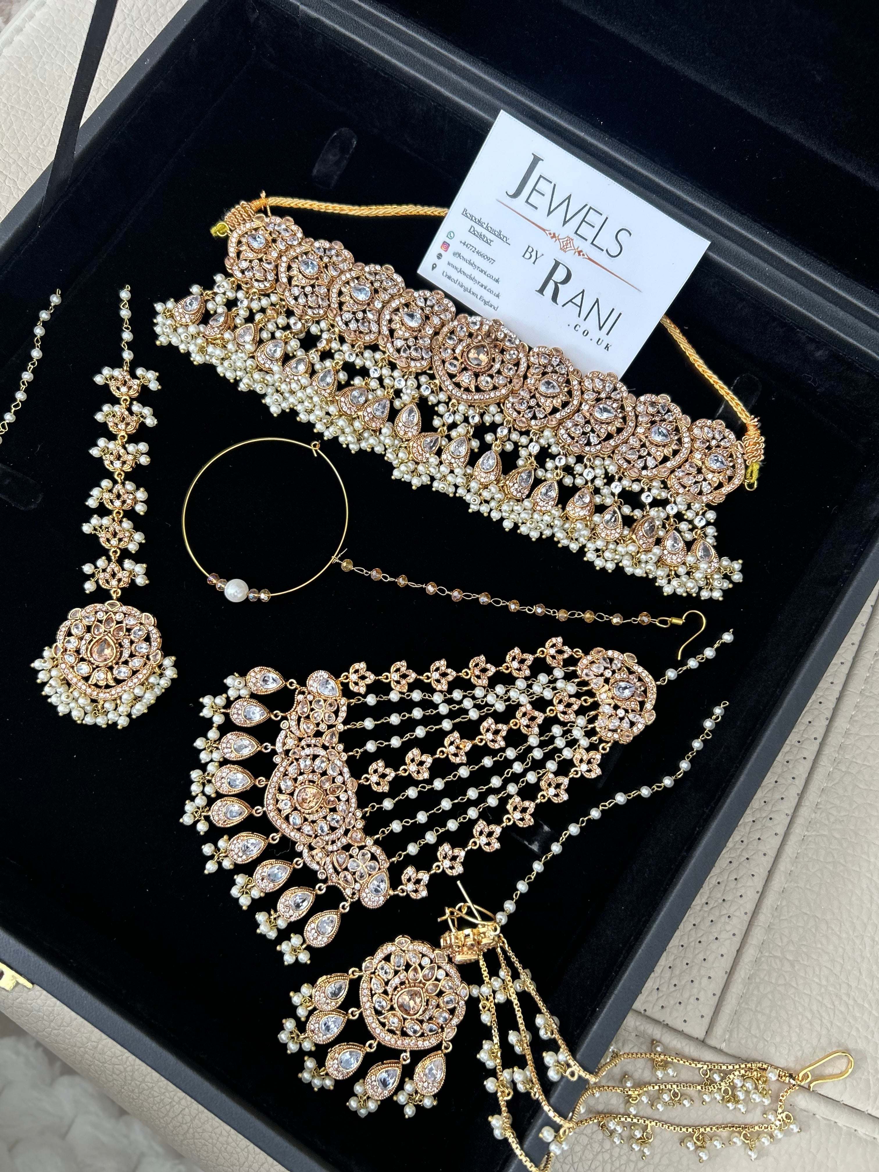 New 2026 Collection White and Gold Choker Set