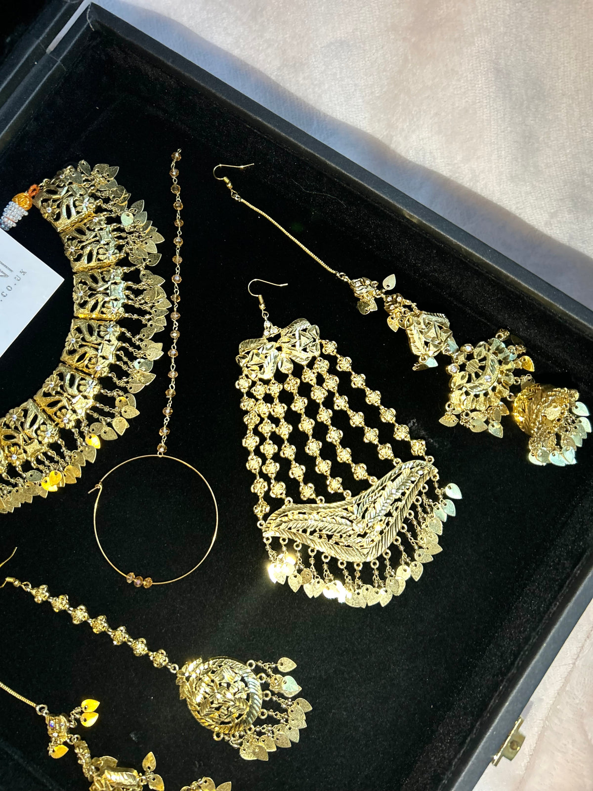 Vintage 22crt Gold Plated Necklace Set Gold and White Style 52936
