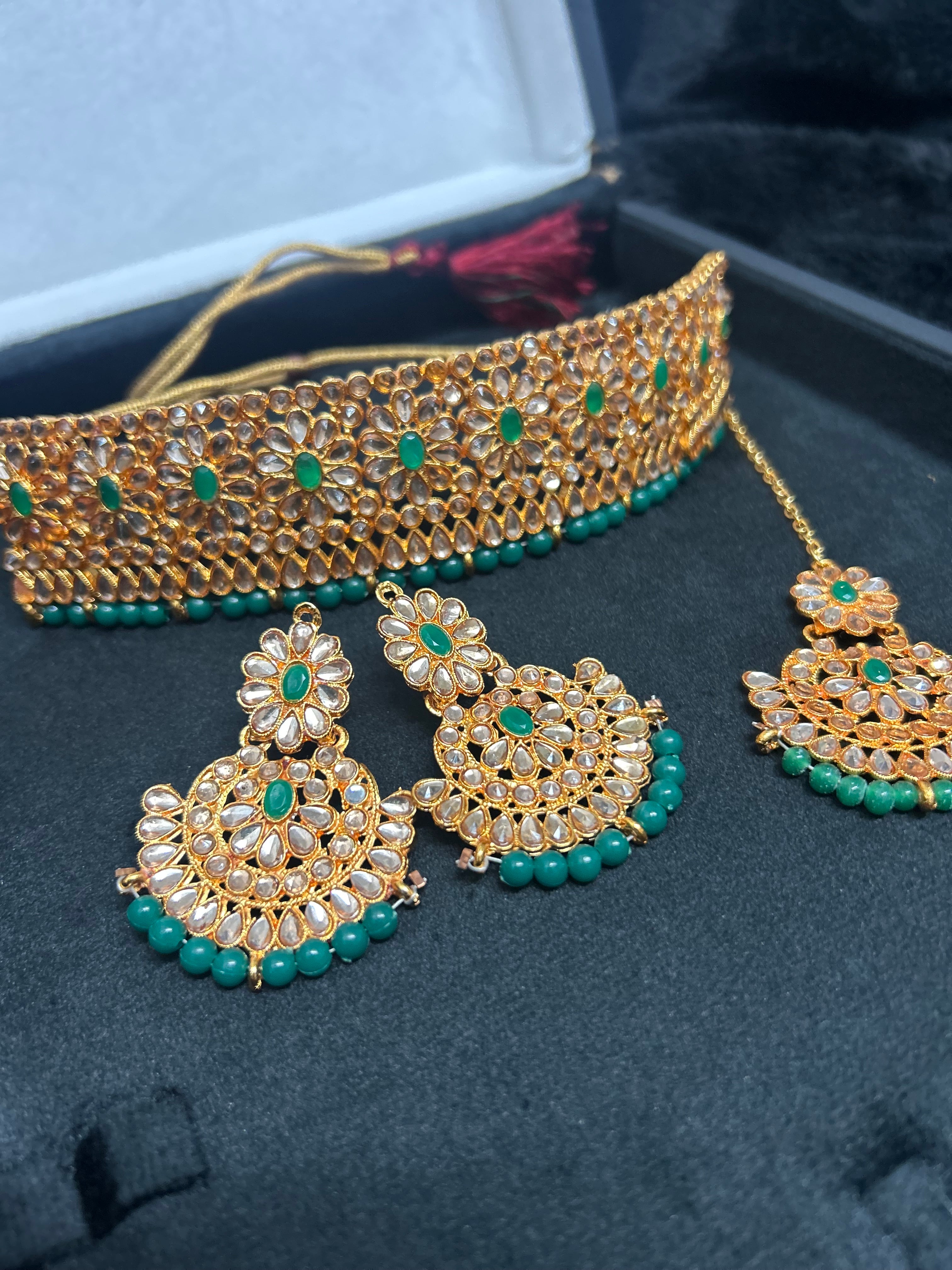 Beautiful Light Weight Gold and Green Choker Set