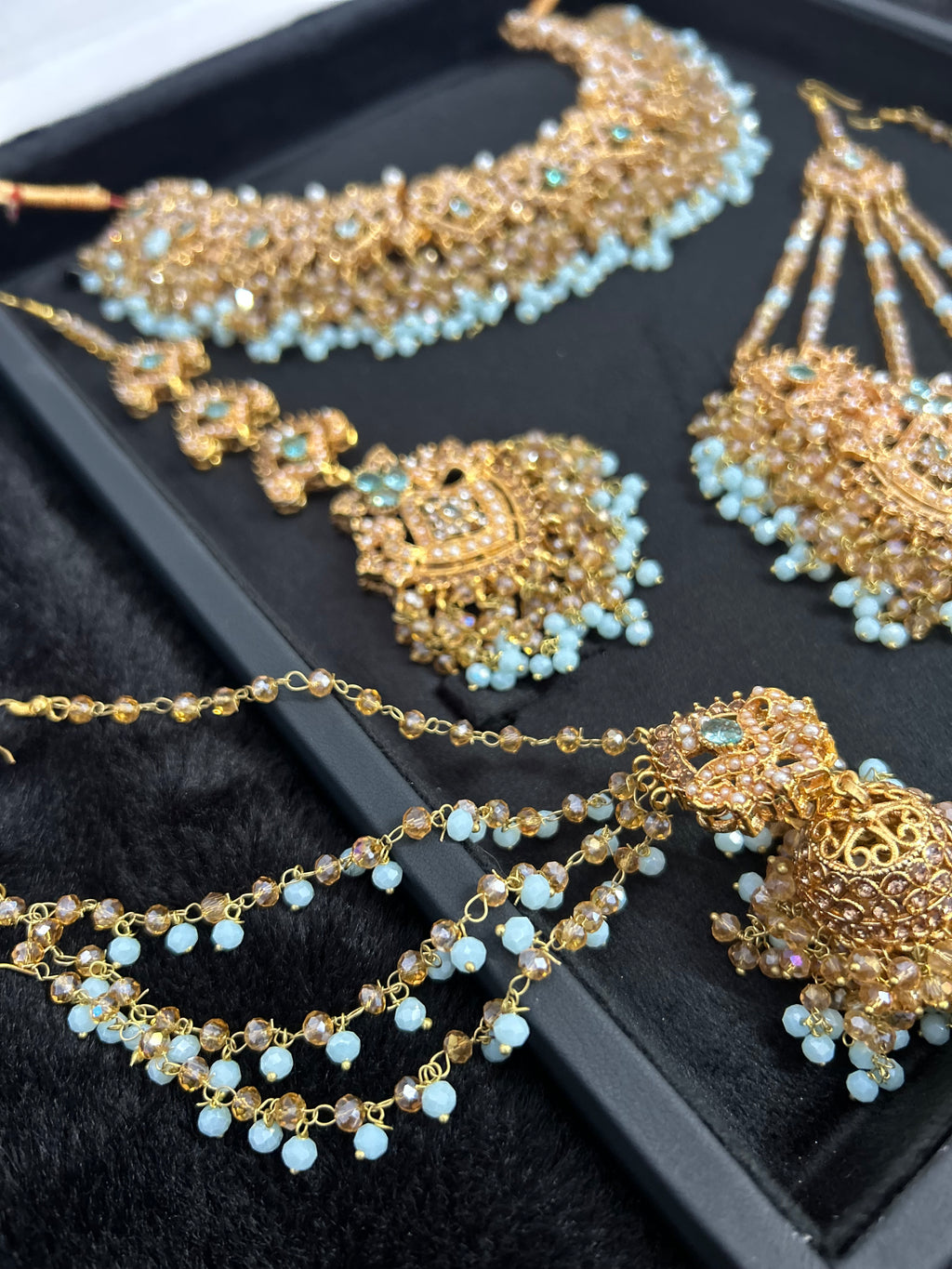 Beautiful Icy Blue and Gold Jewellery Set With Saharas