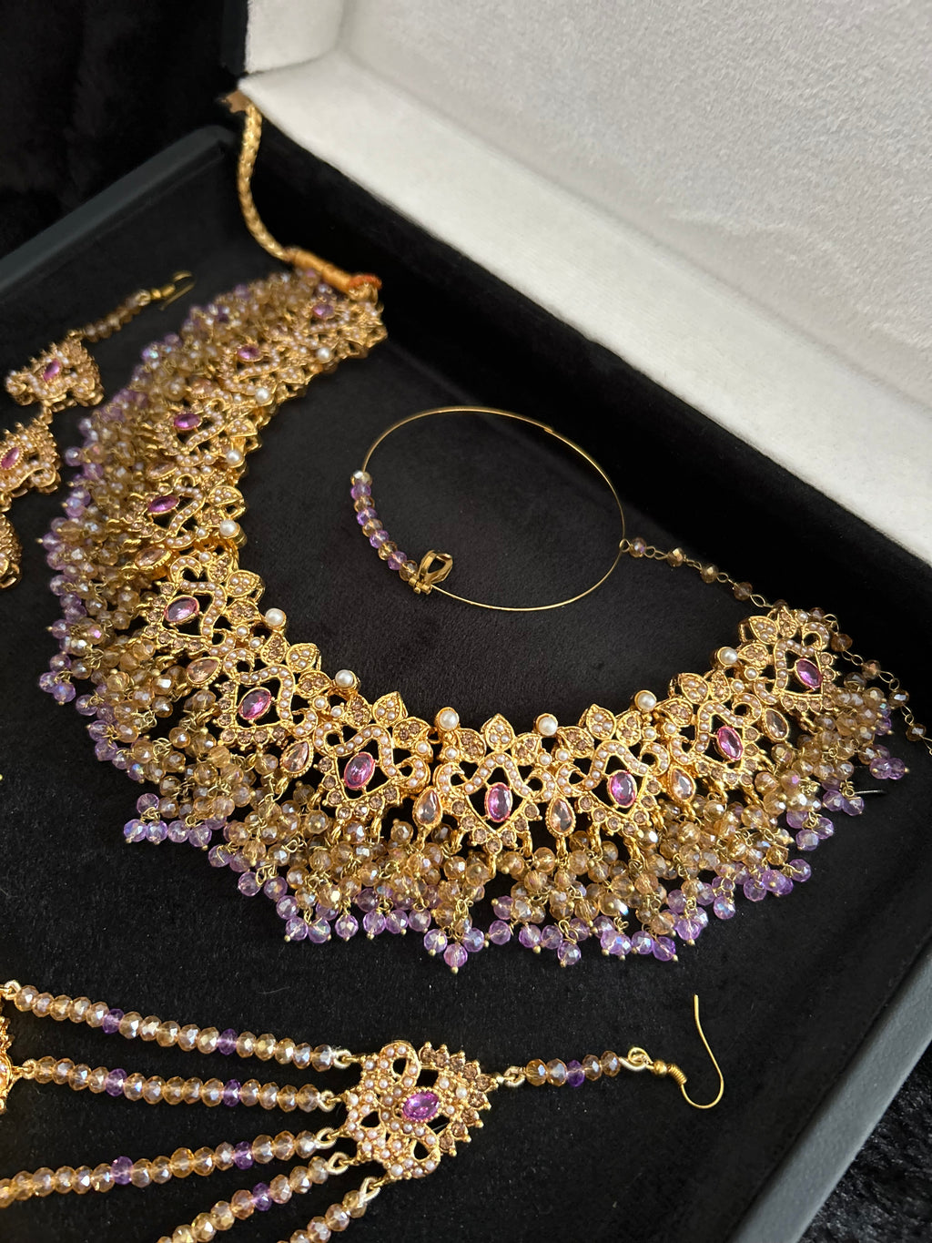 Lilac and Gold Jewellery Set with beautiful small Jhumkies and no Saharas