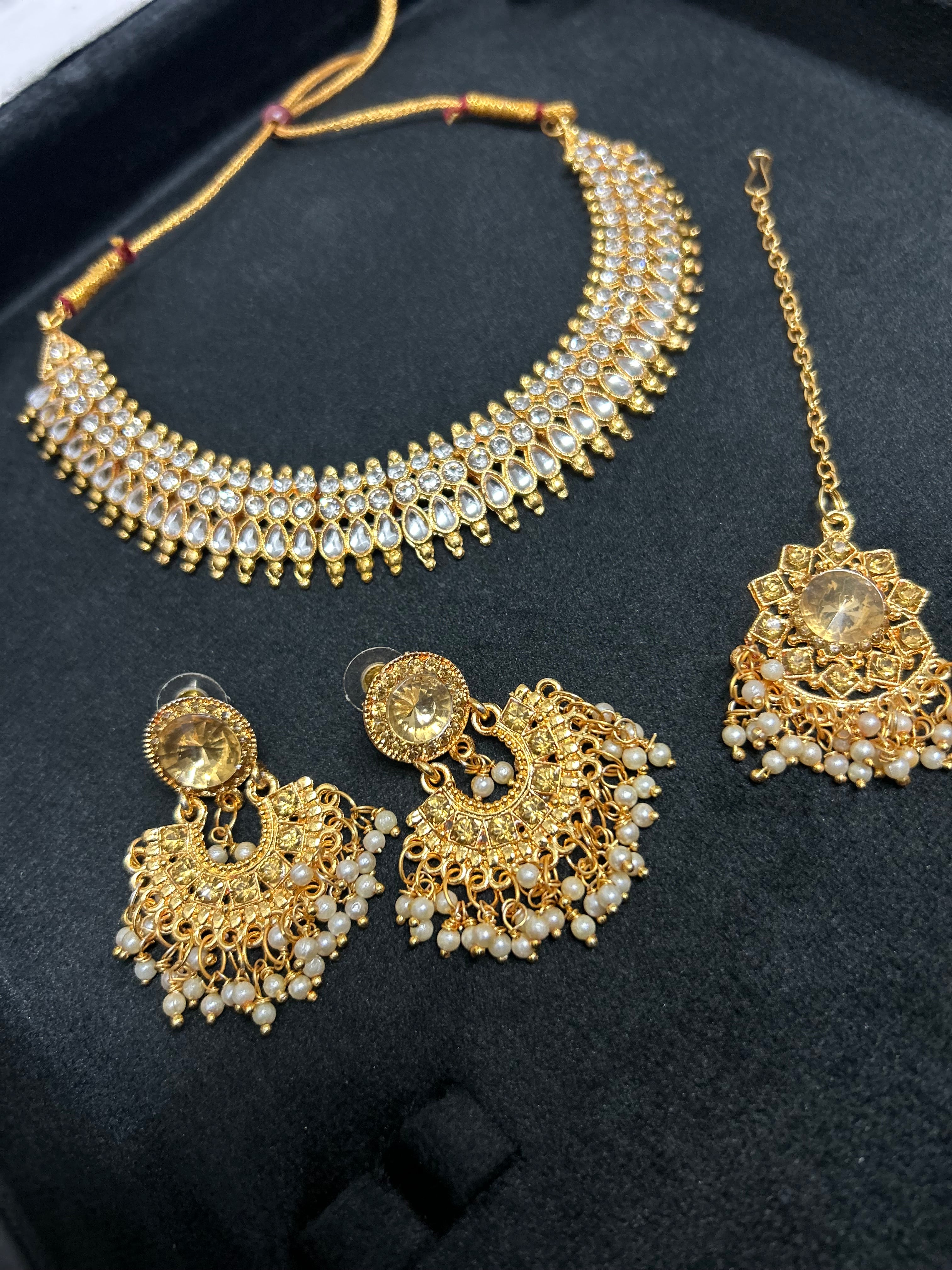 Stunning Light Weight Silver, gold and White Necklace with Earrings and Tikka