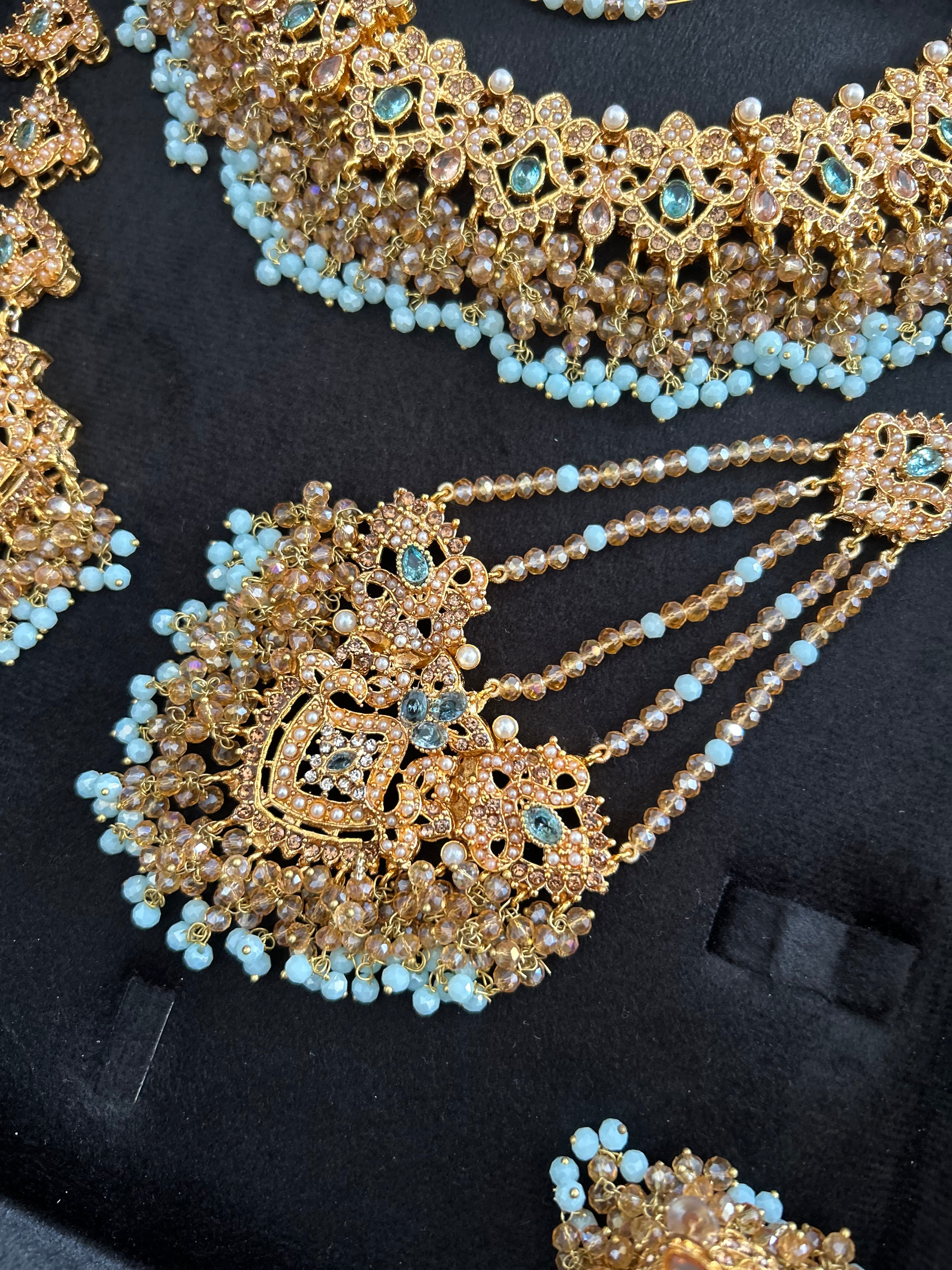 Beautiful Icy Blue and Gold Jewellery Set