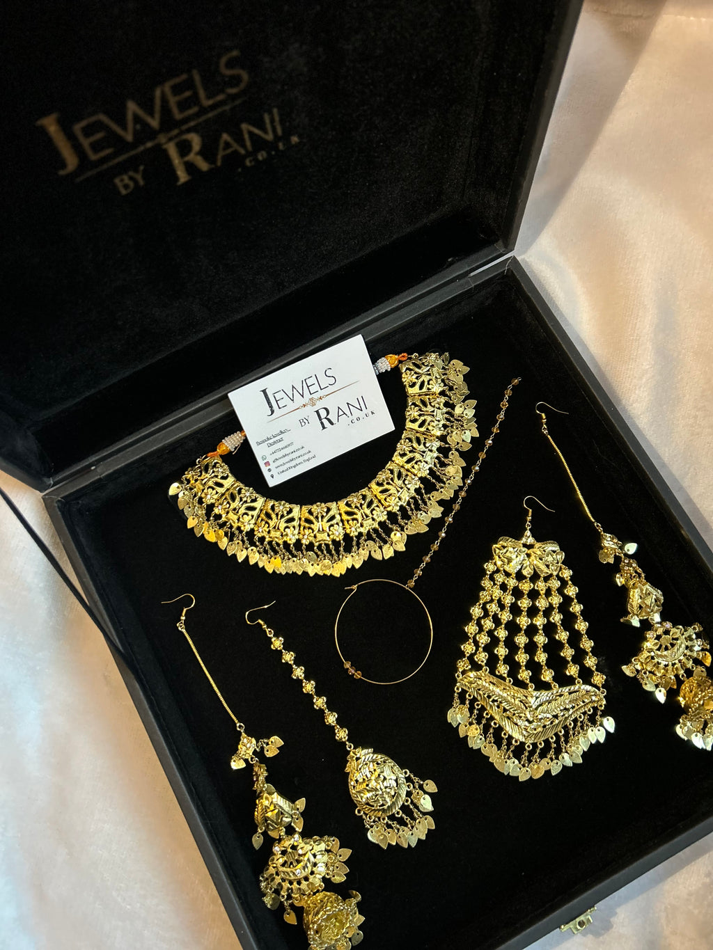 Vintage 22crt Gold Plated Necklace Set Gold and White Style 52936
