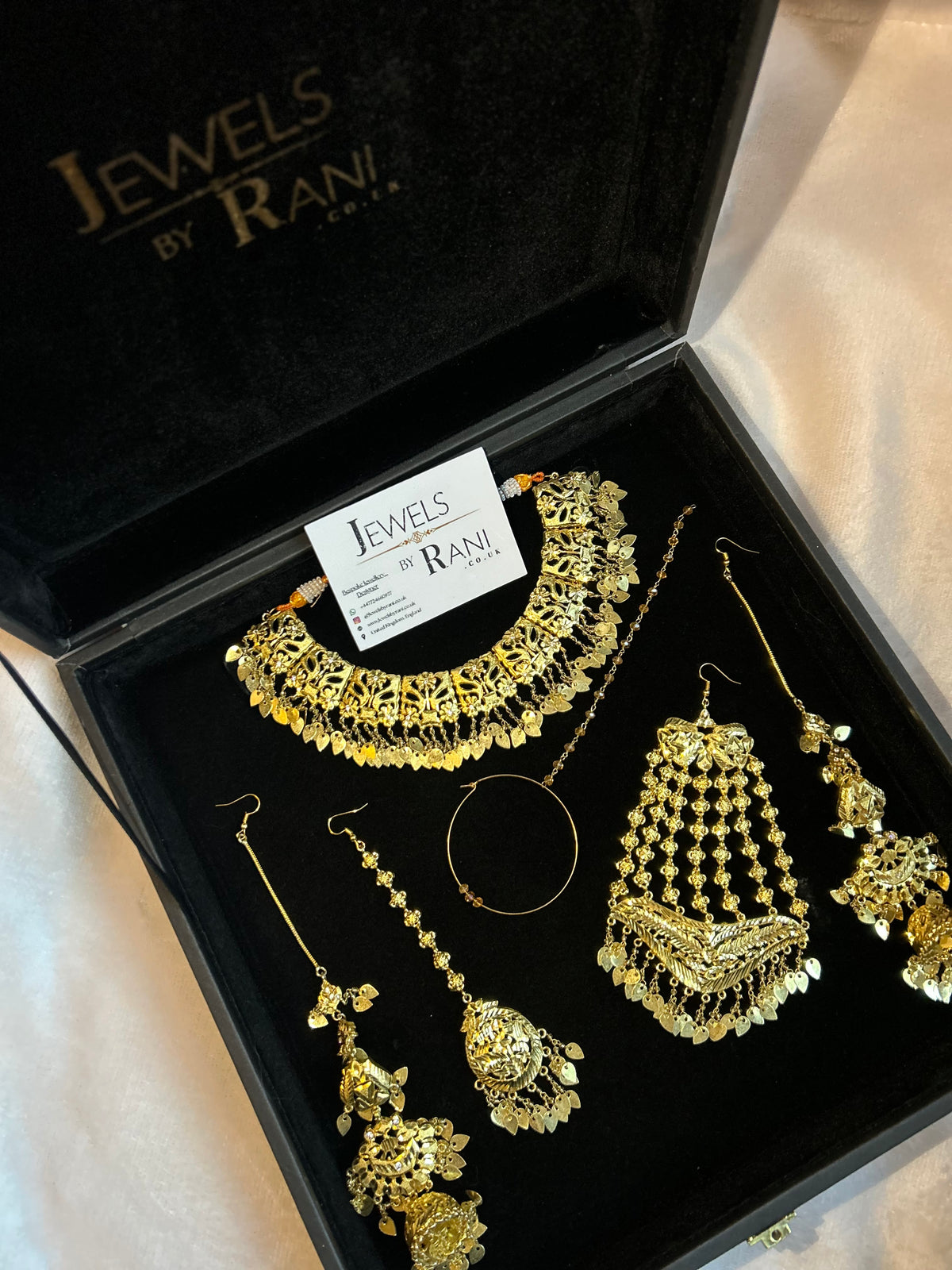 Vintage 22crt Gold Plated Necklace Set Gold and White Style 52936