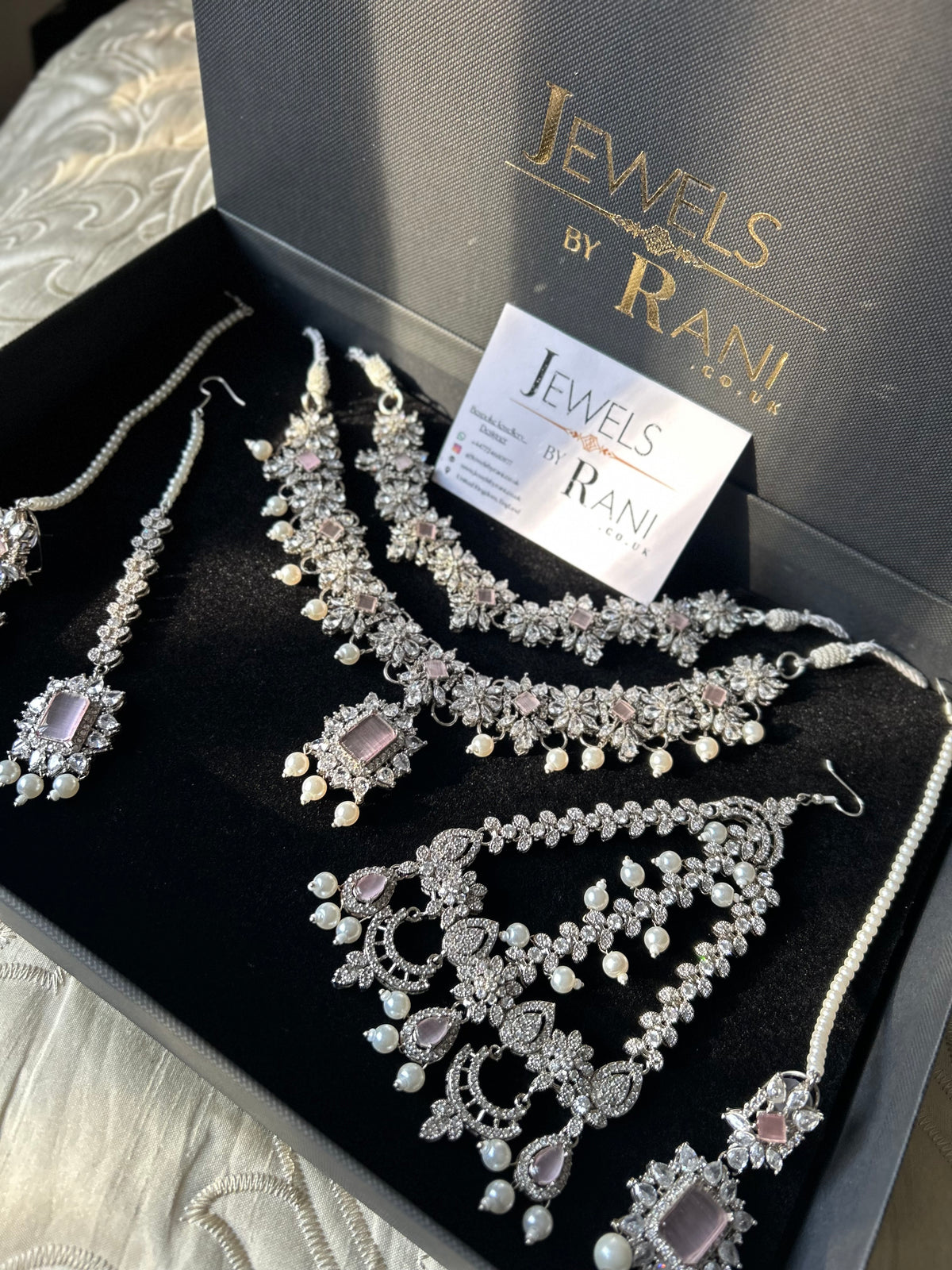 Pearly, Pink, white and Silver Choker and Necklace Set Style 5202