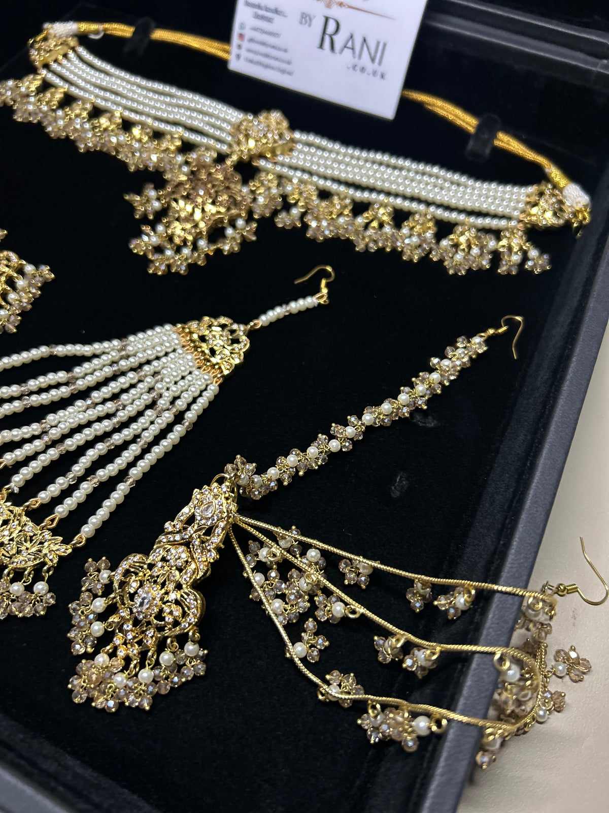 Beautiful Gold and White Choker | Vintage Collection