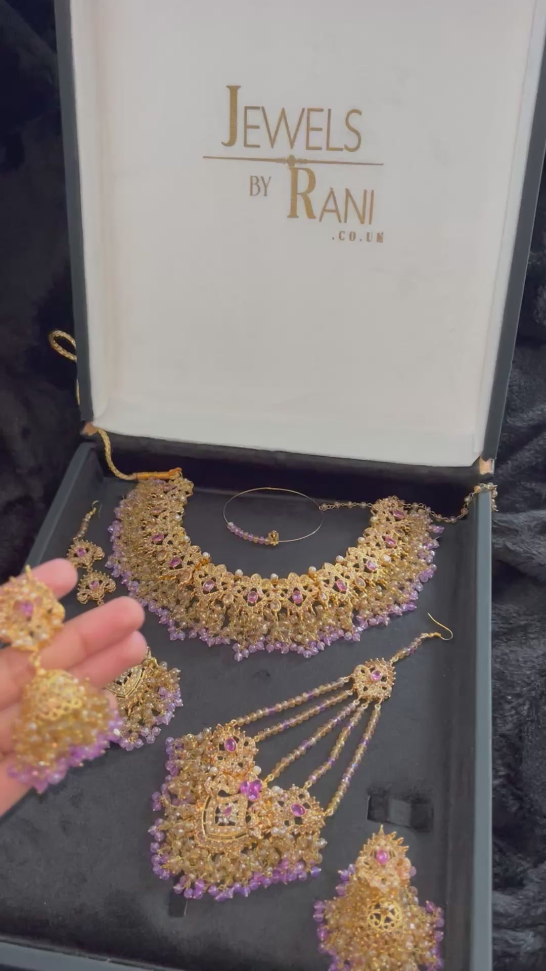 Lilac and Gold Jewellery Set with beautiful small Jhumkies and no Saharas